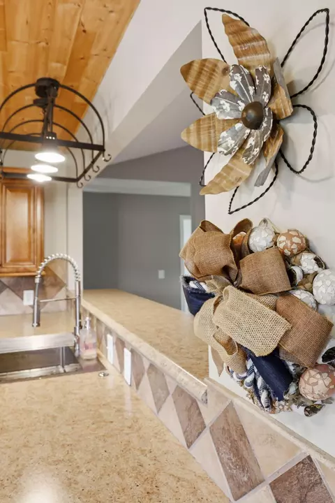Kitchen - 204 Beechwood Dr, Berea, KY 40403 photo 4 of 4