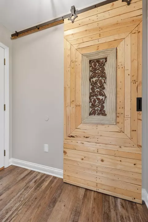Entry Way - 204 Beechwood Dr, Berea, KY 40403 photo 3 of 3
