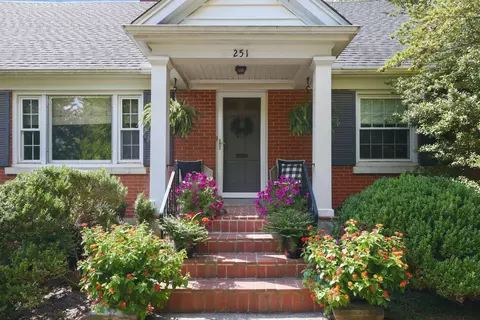 251 Larch Ln, Lexington, KY 40511