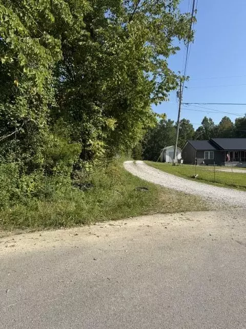 358 Tom Taylor Rd, Corbin, KY 40701 photo 2
