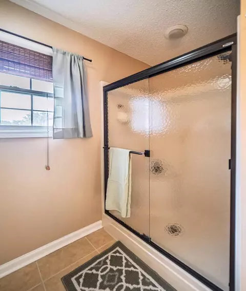 Bath - 600 E Blanks Rd, Wickliffe, KY 42087 photo 5 of 7