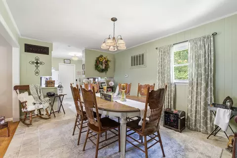 Dining - 3488 Edgehill Trl, Hazel, KY 42049 photo 2 of 2