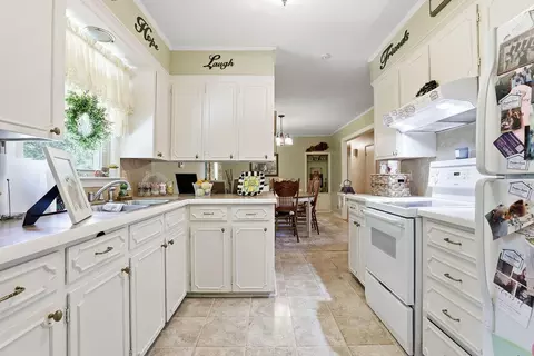 Kitchen - 3488 Edgehill Trl, Hazel, KY 42049 photo 1 of 3