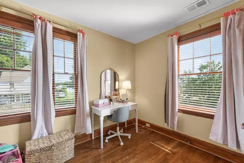 Bedroom - 703 Main St, Paris, KY 40361 photo 11 of 14