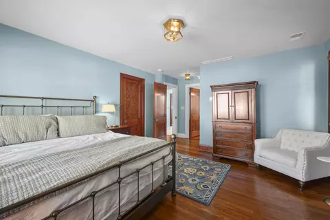 Bedroom - 703 Main St, Paris, KY 40361 photo 3 of 14