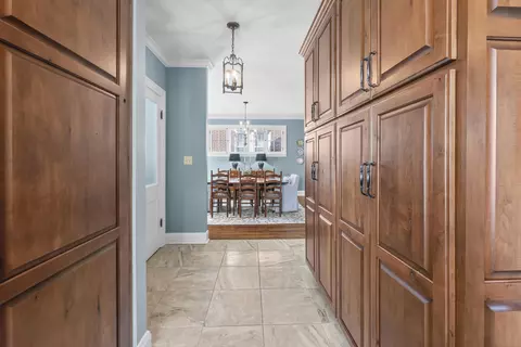 Entry Way - 703 Main St, Paris, KY 40361 photo 5 of 8