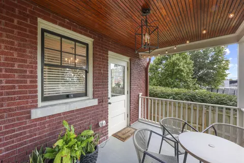 Exterior - 703 Main St, Paris, KY 40361 photo 10 of 12