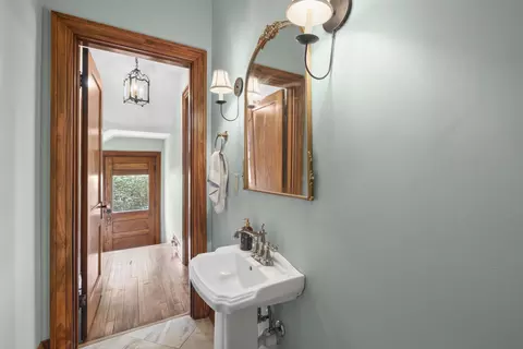 Entry Way - 703 Main St, Paris, KY 40361 photo 6 of 8