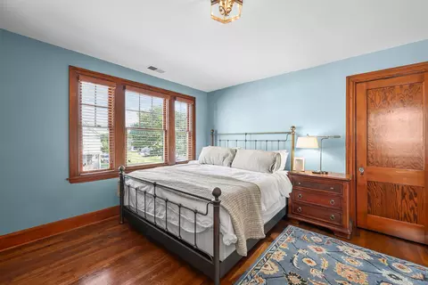 Bedroom - 703 Main St, Paris, KY 40361 photo 2 of 14