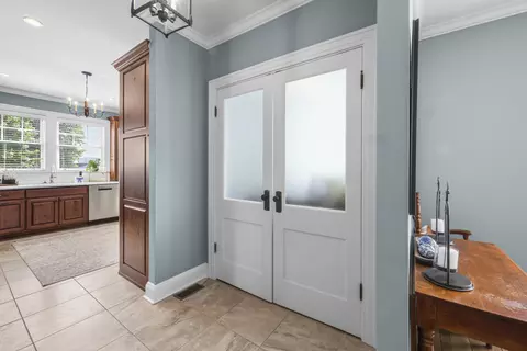 Entry Way - 703 Main St, Paris, KY 40361 photo 4 of 8