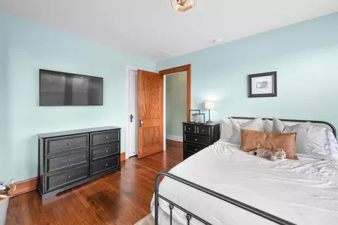 Bedroom - 703 Main St, Paris, KY 40361 photo 6 of 14