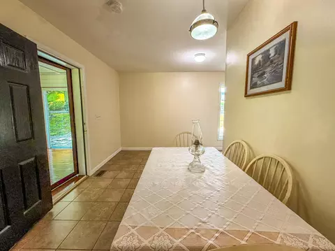 Dining - 37 Renee St, Corbin, KY 40701 photo 2 of 2