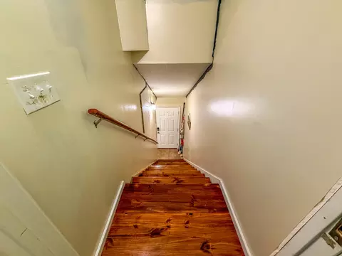 Entry Way - 37 Renee St, Corbin, KY 40701 photo 1 of 2