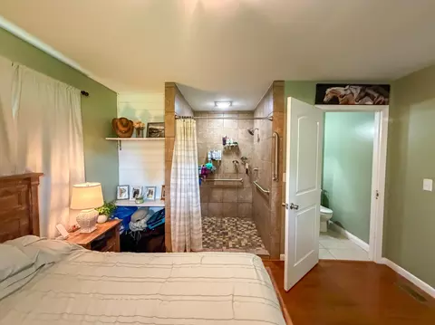 Bedroom - 37 Renee St, Corbin, KY 40701 photo 2 of 4