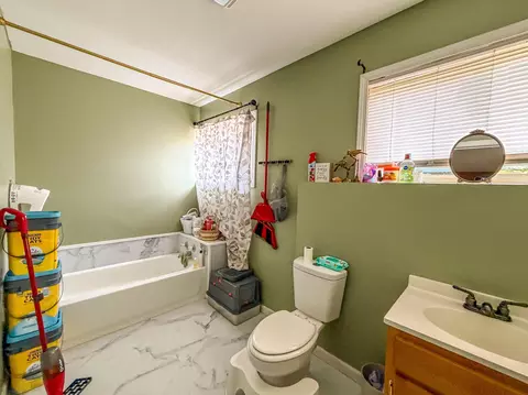 Bath - 37 Renee St, Corbin, KY 40701 photo 2 of 4