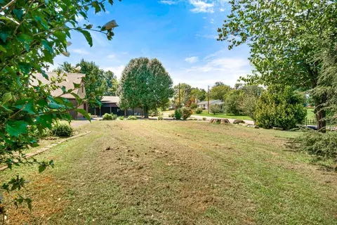 Exterior - 98 E Wyrick St, Corbin, KY 40701 photo 12 of 25