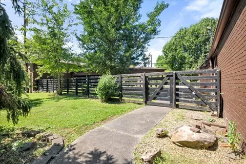 Exterior - 98 E Wyrick St, Corbin, KY 40701 photo 17 of 25