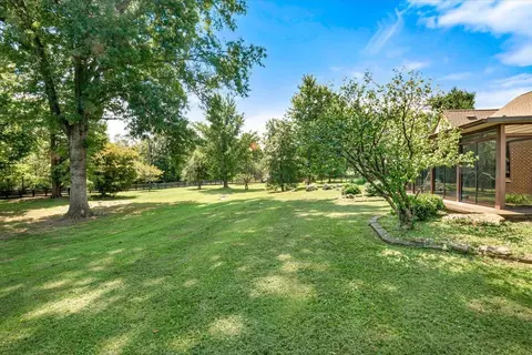Exterior - 98 E Wyrick St, Corbin, KY 40701 photo 14 of 25