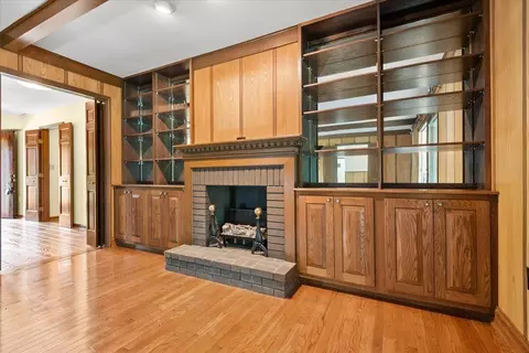 Living - 98 E Wyrick St, Corbin, KY 40701 photo 3 of 10