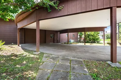 Exterior - 98 E Wyrick St, Corbin, KY 40701 photo 11 of 25