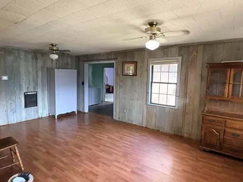 Living - 191 Slusher Cemetery Rd, Corbin, KY 40701 photo 1 of 2