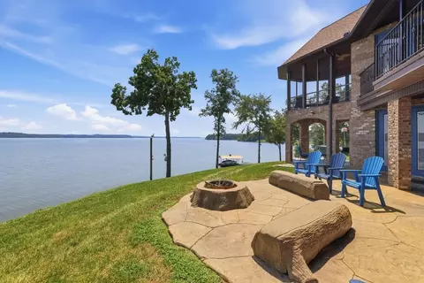 Exterior - 749 Dock Dr, Murray, KY 42071 photo 9 of 14
