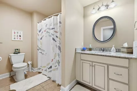 Bath - 749 Dock Dr, Murray, KY 42071 photo 7 of 11