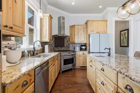 Kitchen - 749 Dock Dr, Murray, KY 42071 photo 4 of 7