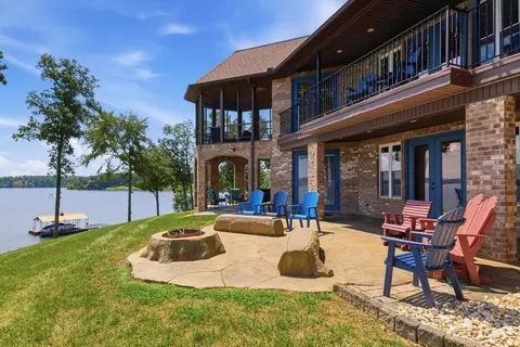 Exterior - 749 Dock Dr, Murray, KY 42071 photo 8 of 14