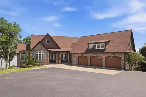 Exterior - 749 Dock Dr, Murray, KY 42071 photo 2 of 14