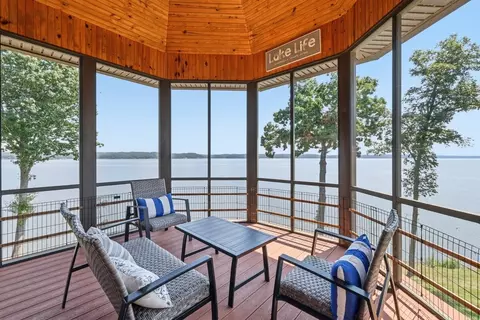 Exterior - 749 Dock Dr, Murray, KY 42071 photo 4 of 14