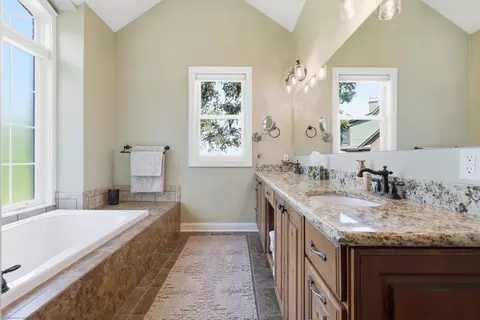 Bath - 749 Dock Dr, Murray, KY 42071 photo 1 of 11