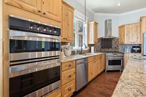 Kitchen - 749 Dock Dr, Murray, KY 42071 photo 3 of 7