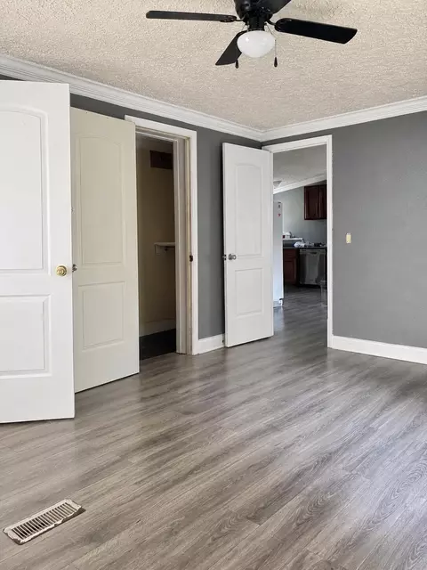 Bedroom - 19 Timberland Pt, Corbin, KY 40701 photo 2 of 2