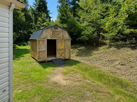 Exterior - 19 Timberland Pt, Corbin, KY 40701 photo 3 of 4