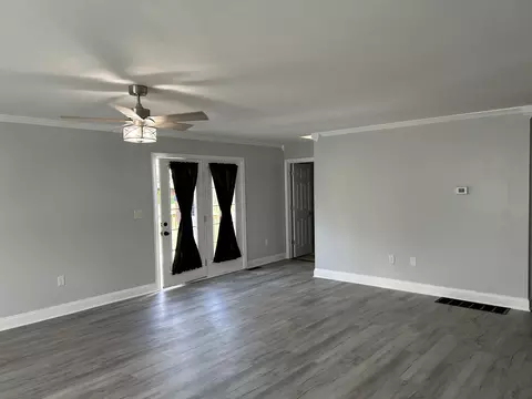 Living - 130 Rodeo Dr, Georgetown, KY 40324 photo 2 of 5