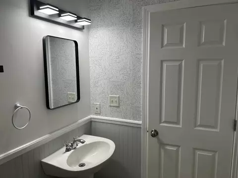 Bath - 130 Rodeo Dr, Georgetown, KY 40324 photo 1 of 6