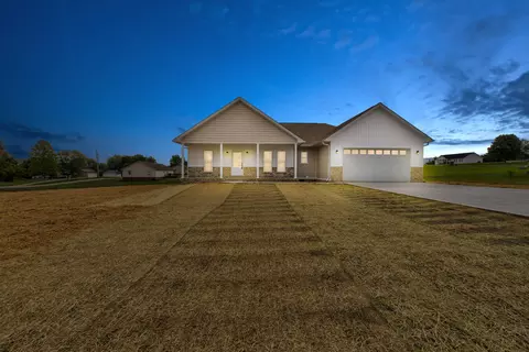 7039 Camargo Levee Rd, Jeffersonville, KY 40337