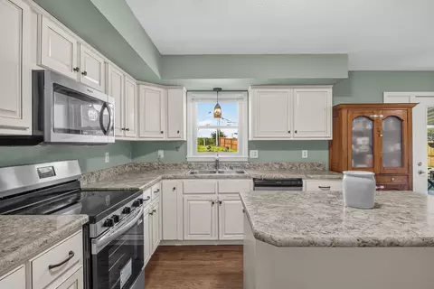 Kitchen - 123 Mountain View Dr, Berea, KY 40403 photo 2 of 3