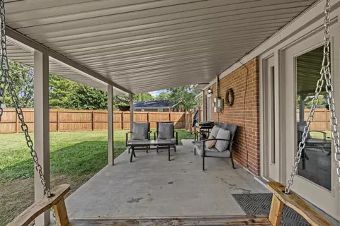 Exterior - 123 Mountain View Dr, Berea, KY 40403 photo 7 of 14