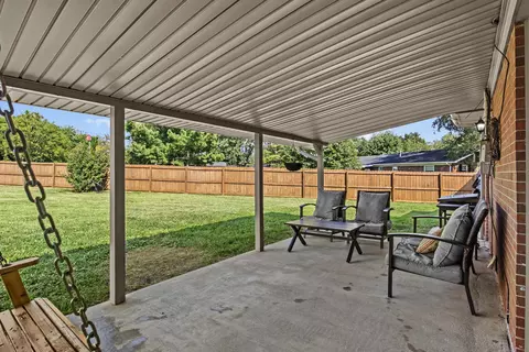 Exterior - 123 Mountain View Dr, Berea, KY 40403 photo 8 of 14