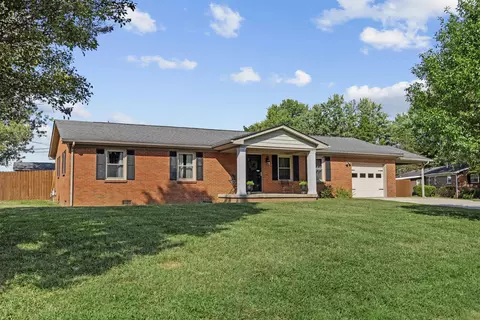 Exterior - 123 Mountain View Dr, Berea, KY 40403 photo 3 of 14