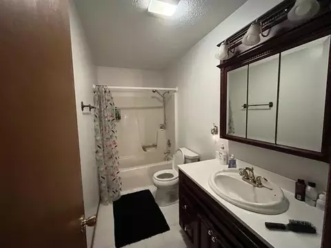 Bath - 180 Keith Whitley Blvd, Sandy Hook, KY 41171 photo 1 of 1