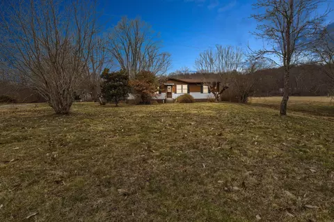 8340 Levee Rd, Jeffersonville, KY 40337