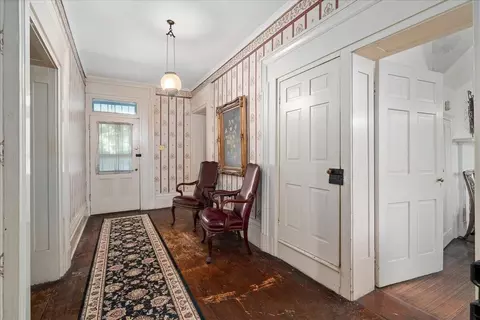 Entry Way - 416 E Main St, Georgetown, KY 40324 photo 4 of 7
