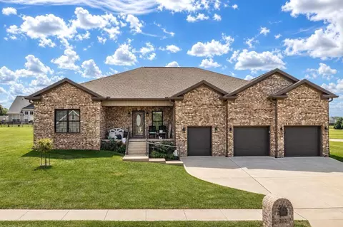 202 Wedgewood Cir, Paris, KY 40361