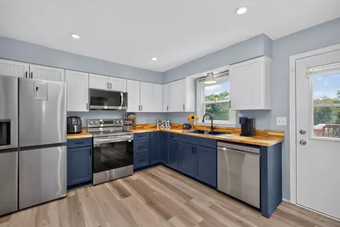 636 Squires Rd, Lexington, KY 40515