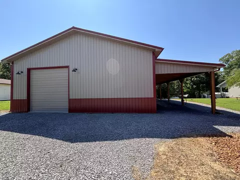 Exterior - 108 Gullview Dr, Murray, KY 42071 photo 4 of 13
