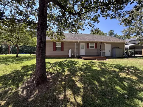 Exterior - 108 Gullview Dr, Murray, KY 42071 photo 7 of 13