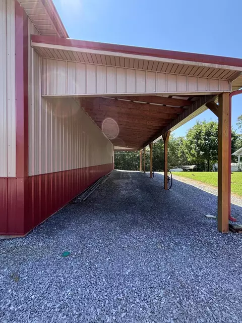 Exterior - 108 Gullview Dr, Murray, KY 42071 photo 10 of 13